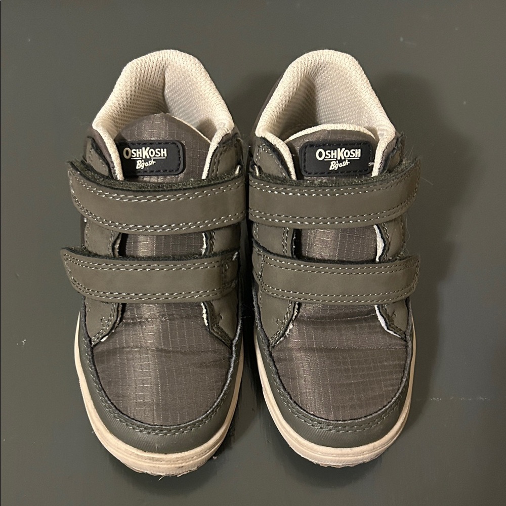 OshKosh B'gosh Kids Green and Cream Sneakers